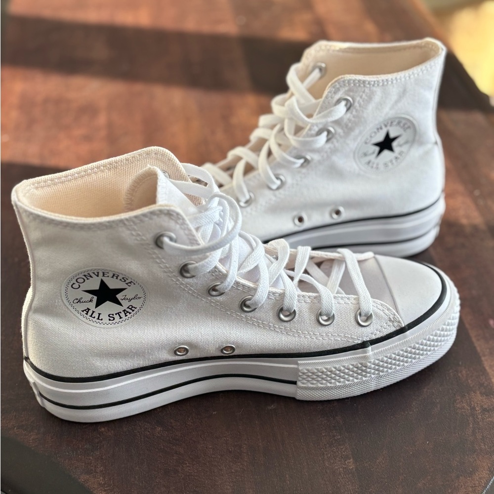Converse - Chuck Taylor All Star Lift Platform
Canvas - Picture 8 of 17